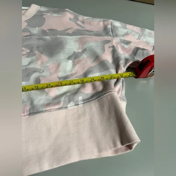 Adidas pink camouflage crop top sweatshirt - Picture 4 of 6